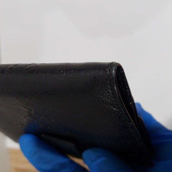 Authentic Salvatore Ferragamo Black Leather Bi-Fold Wallet – Luxury 4.75"x4-inch - Picture 8 of 15